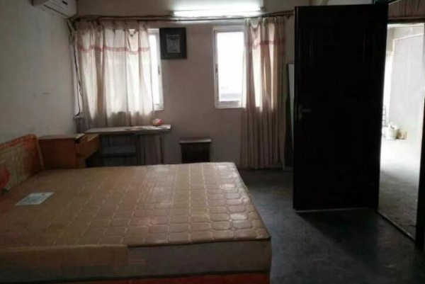 东旦小区景明苑一房一厅招租,水电费按小区收费,超便宜 东旦小区景明苑一房一厅招租,水电费按小区收费,超便宜