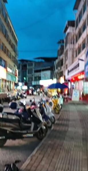 四塘镇街上黄金地段楼房门面出租 四塘镇街上黄金地段楼房门面出租