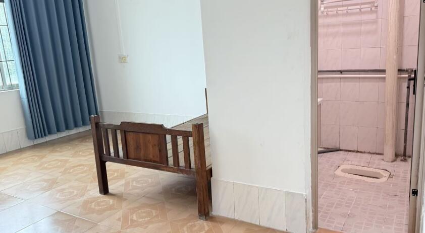 田州大桥头三雷方向天地楼门面/单间或三房两卫 田州大桥头三雷方向天地楼门面/单间或三房两卫