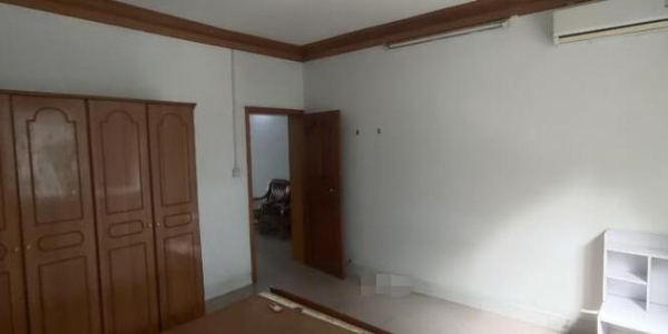 江滨一路前排出租3房2厅套间,租金低,拎包入住 江滨一路前排出租3房2厅套间,租金低,拎包入住