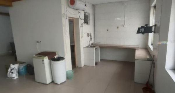 江滨一路前排出租3房2厅套间,租金低,拎包入住 江滨一路前排出租3房2厅套间,租金低,拎包入住