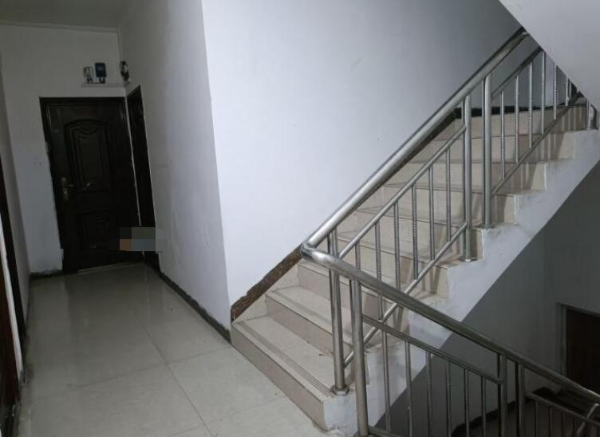 龙景鑫辉海鲜市场!自建房出租,可拎包入住!押一付三 龙景鑫辉海鲜市场!自建房出租,可拎包入住!押一付三