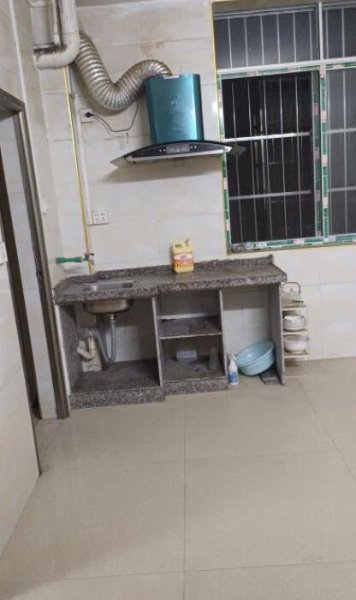 城东大道万达广场对面七塘加油站旁有单间及一房一厅招租 城东大道万达广场对面七塘加油站旁有单间及一房一厅招租