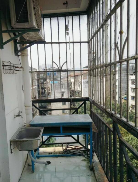 市医院附近锦绣花园单间出租或出售 市医院附近锦绣花园单间出租或出售