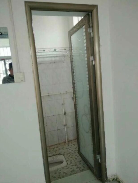 市医院附近锦绣花园单间出租或出售 市医院附近锦绣花园单间出租或出售