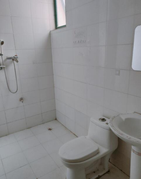 阳光一期3室 2厅 2卫12000元/年 阳光一期3室 2厅 2卫12000元/年