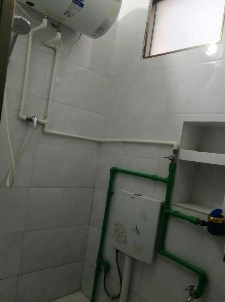 单间配套出租,300元押一付一,地址位于闽盛家居与新环球附近 单间配套出租,300元押一付一,地址位于闽盛家居与新环球附近