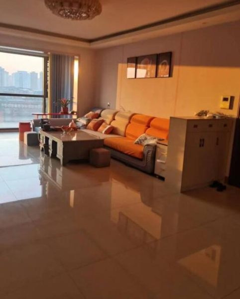 百色市右江区水岸花园,电梯房,有车位,江景 百色市右江区水岸花园,电梯房,有车位,江景