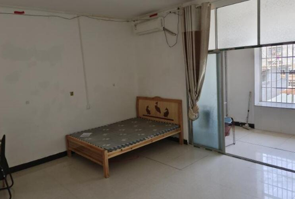 东合桥头园博园对面有大单间,一房一厅出租 东合桥头园博园对面有大单间,一房一厅出租