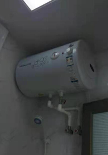 农校大门正对面有一房一厅岀租 农校大门正对面有一房一厅岀租