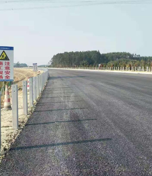 广西公路护栏钦州高速公路招聘工人10名 广西公路护栏钦州高速公路招聘工人10名