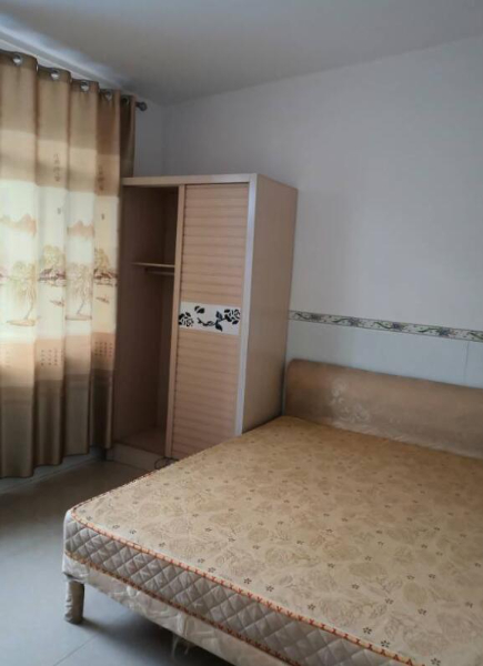 恒宁城市广场斜对面有一房一厅及单间配套出租 恒宁城市广场斜对面有一房一厅及单间配套出租