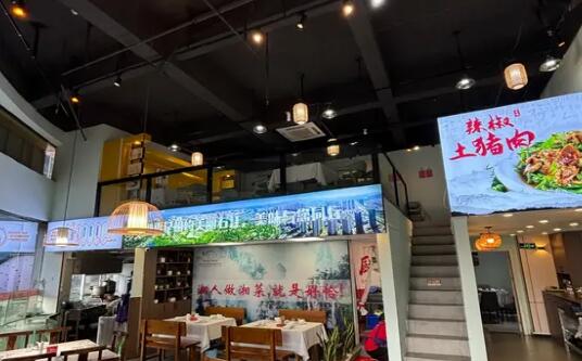 恒宁城市广场段餐馆转让,设施齐全、可外摆、房租便宜 恒宁城市广场段餐馆转让,设施齐全、可外摆、房租便宜