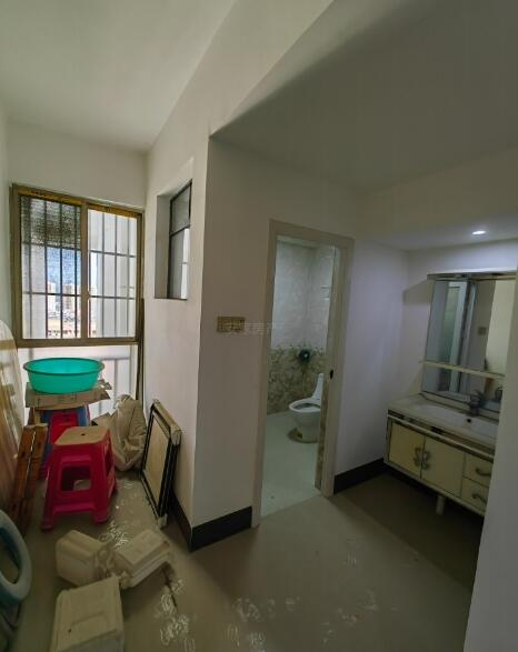 天盛二期3室 2厅 2卫38万元 天盛二期3室 2厅 2卫38万元