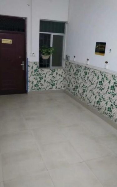 百色农校大门正对面居民房有单间出租 百色农校大门正对面居民房有单间出租