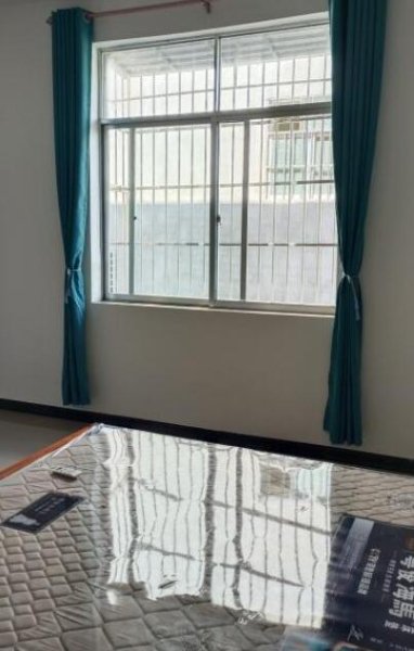 新百色高中南门斜对面大湾村上芹屯一房一厅单间配套出租 新百色高中南门斜对面大湾村上芹屯一房一厅单间配套出租