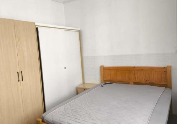 封闭式小区内2楼拎包入住的温馨一房一厅出租 封闭式小区内2楼拎包入住的温馨一房一厅出租