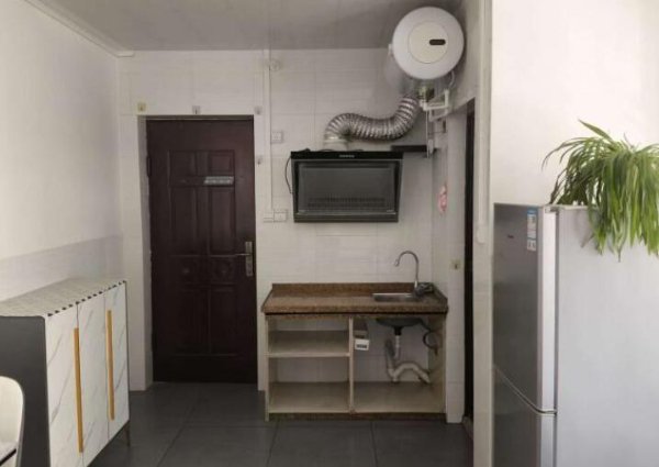 封闭式小区内2楼拎包入住的温馨一房一厅出租 封闭式小区内2楼拎包入住的温馨一房一厅出租